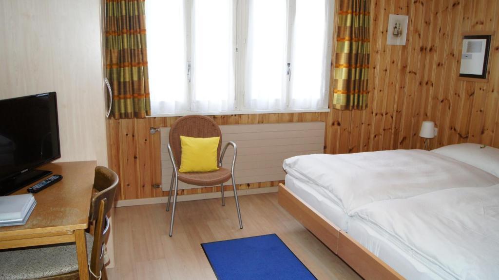 Doppel- oder Zweibettzimmer